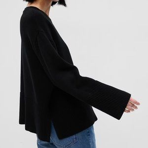 Gap 24/7 Split-Hem Crewneck Sweater